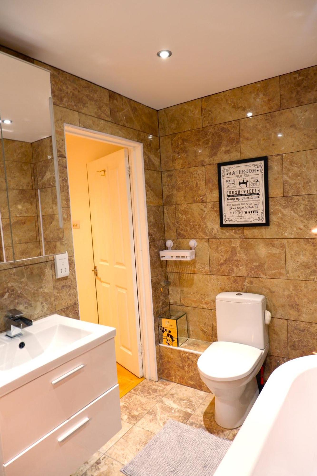 Dundridge Home - Morden Urban Living - Sleeps Up To 9 Guests & Private Parking For 2 Vehicles Bristol Exterior foto